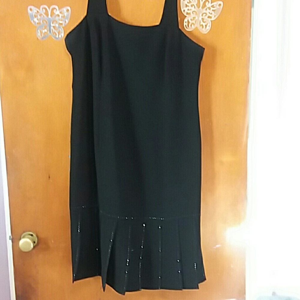 Junnie Leigh sleeveless after hour black dress S12